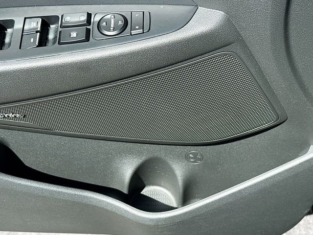 Used 2020 Green Hyundai Limited image 18