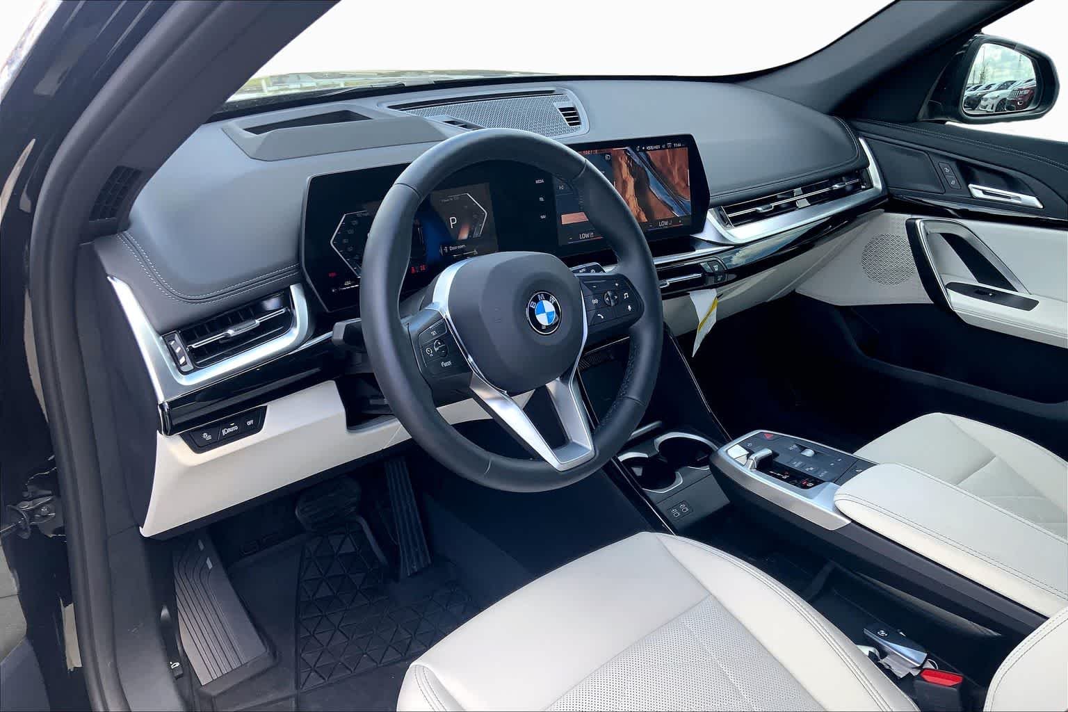 2026 BMW X1 28i - Photo 17