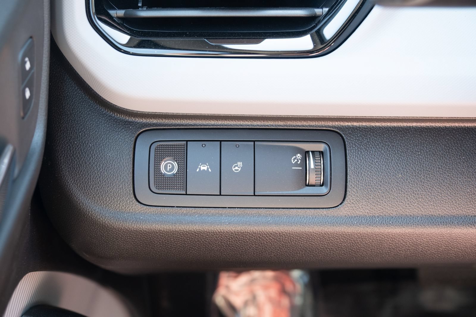2027 Chevrolet Bolt LT - Photo 9