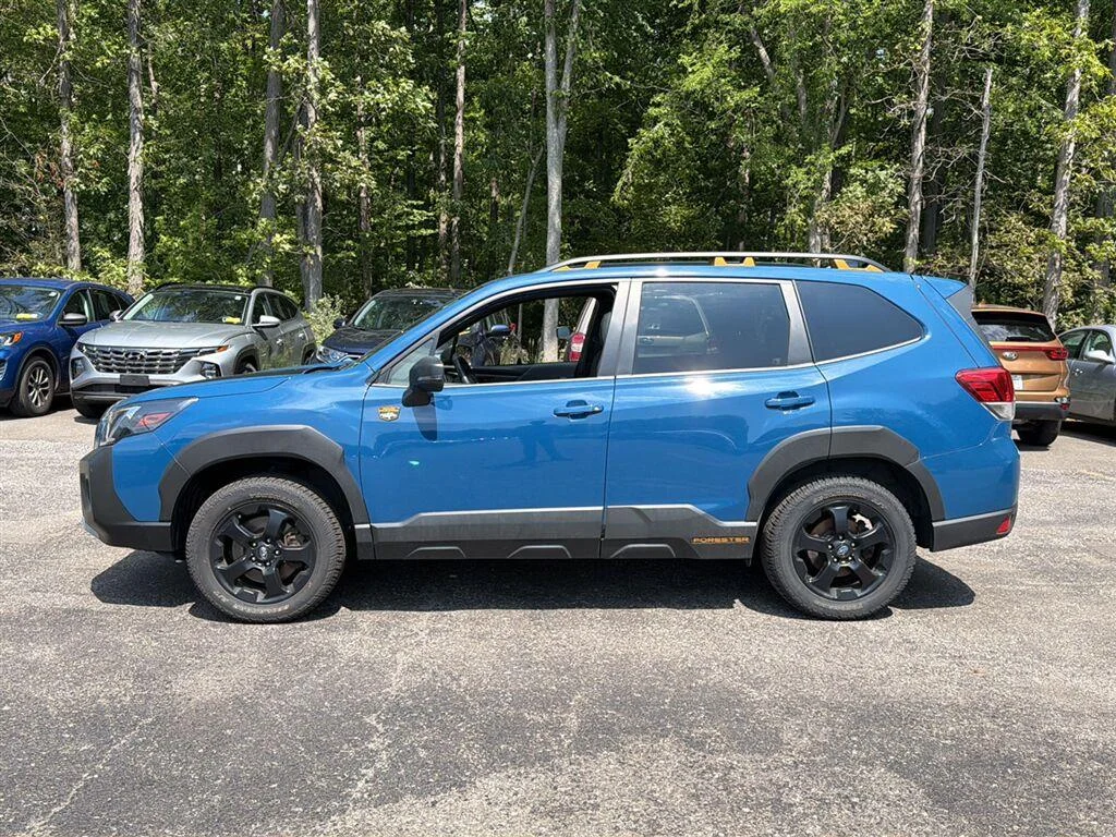 Used 2024 Geyser Blue Subaru Wilderness image 10