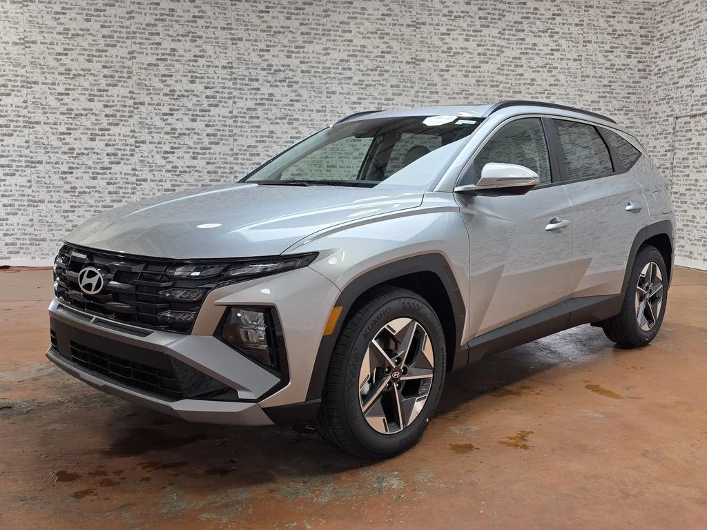 New 2026 Shimmering Silver Hyundai SEL image 3