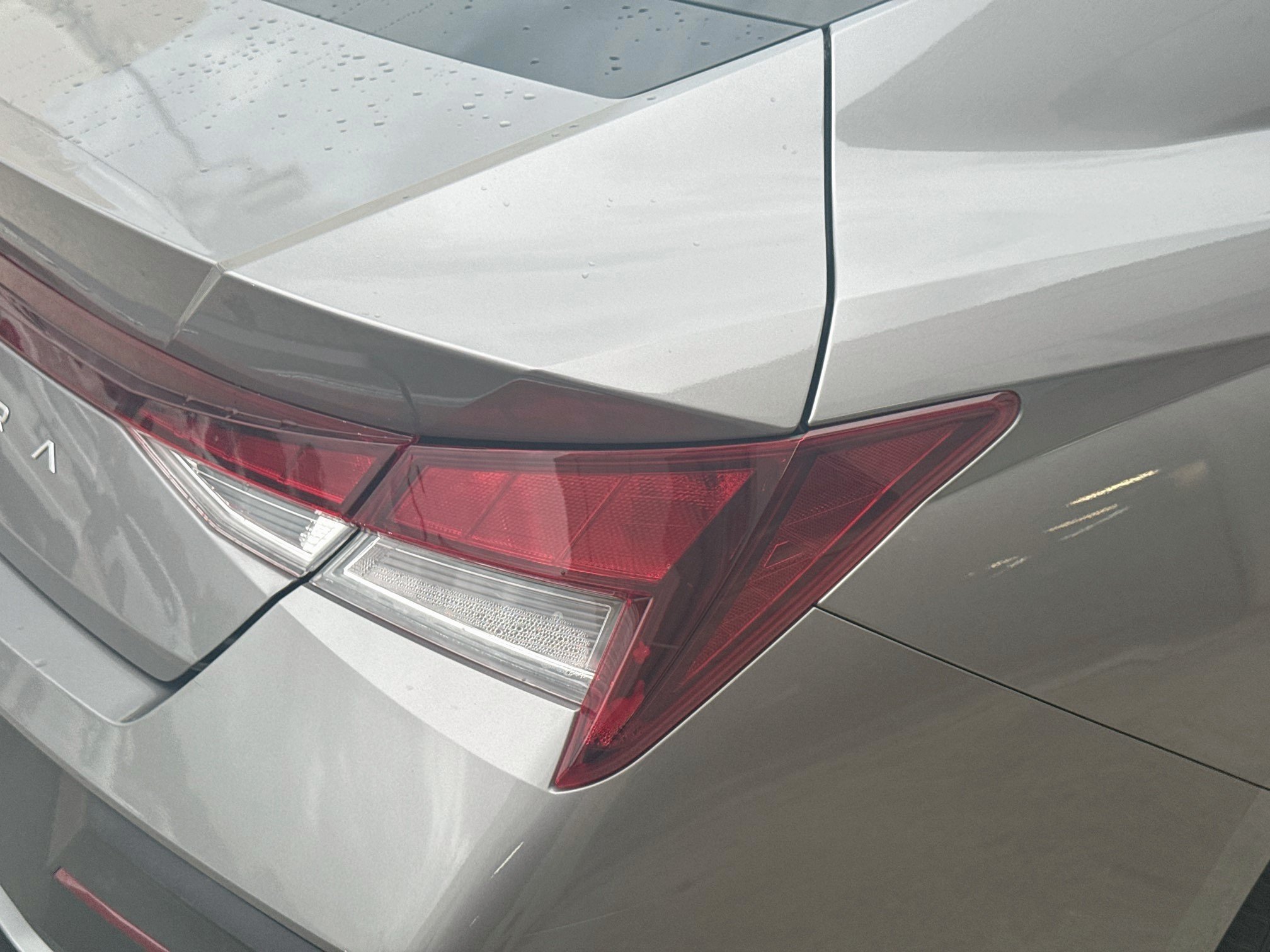 Used 2024 Fluid Metal Hyundai SE image 26