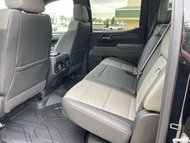 2026 Chevrolet Silverado 1500 ZR2 - Photo 13