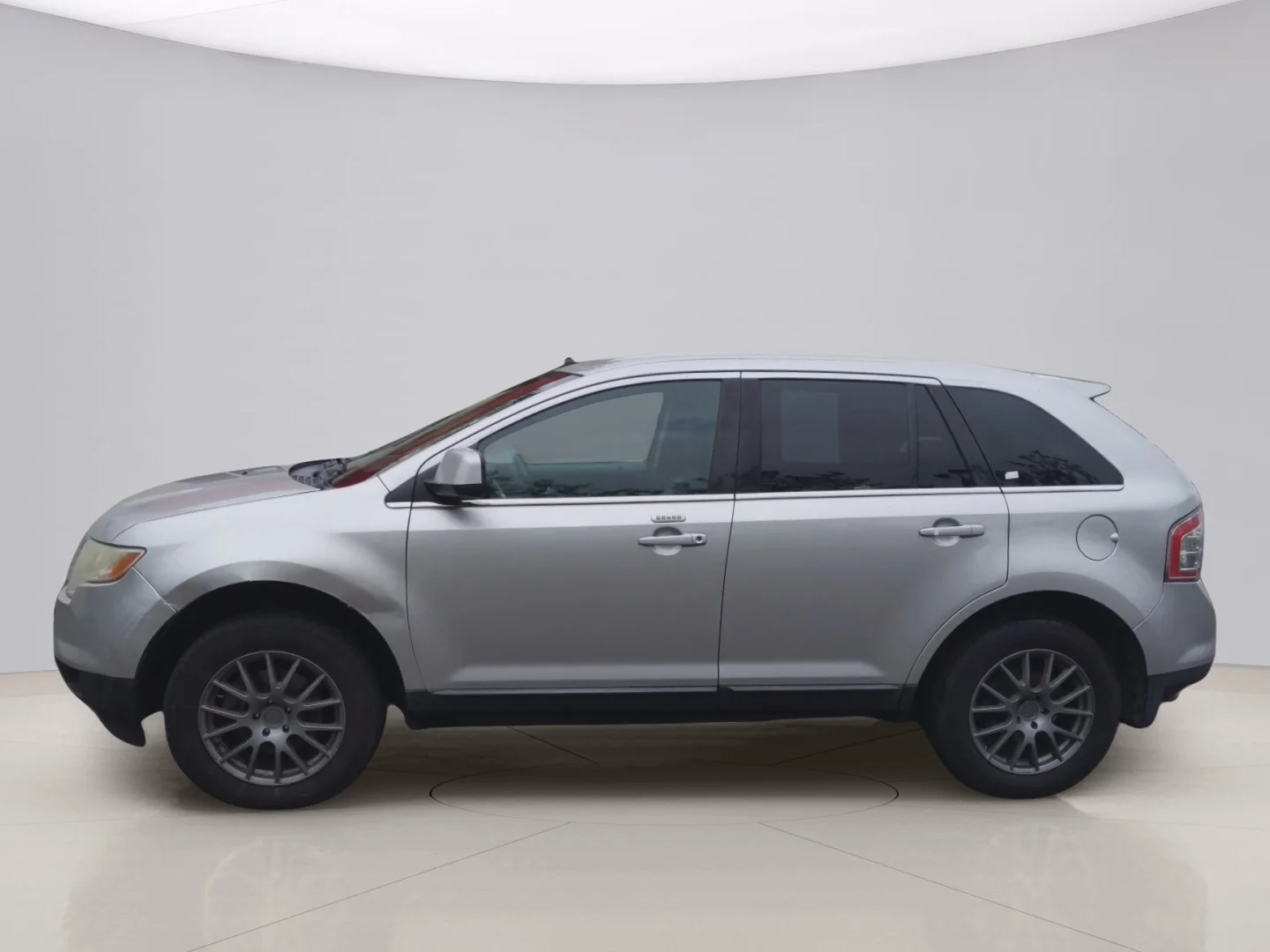 Used 2010 Gray Ford LIMITED image 8