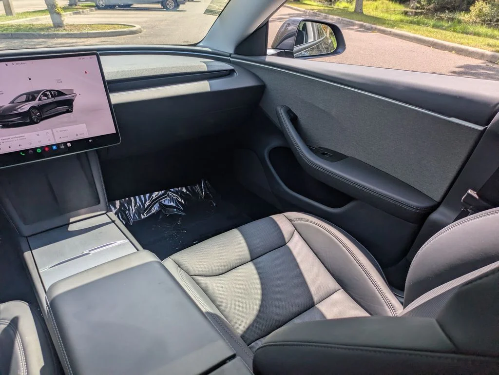Used 2025  Tesla Long Range image 16