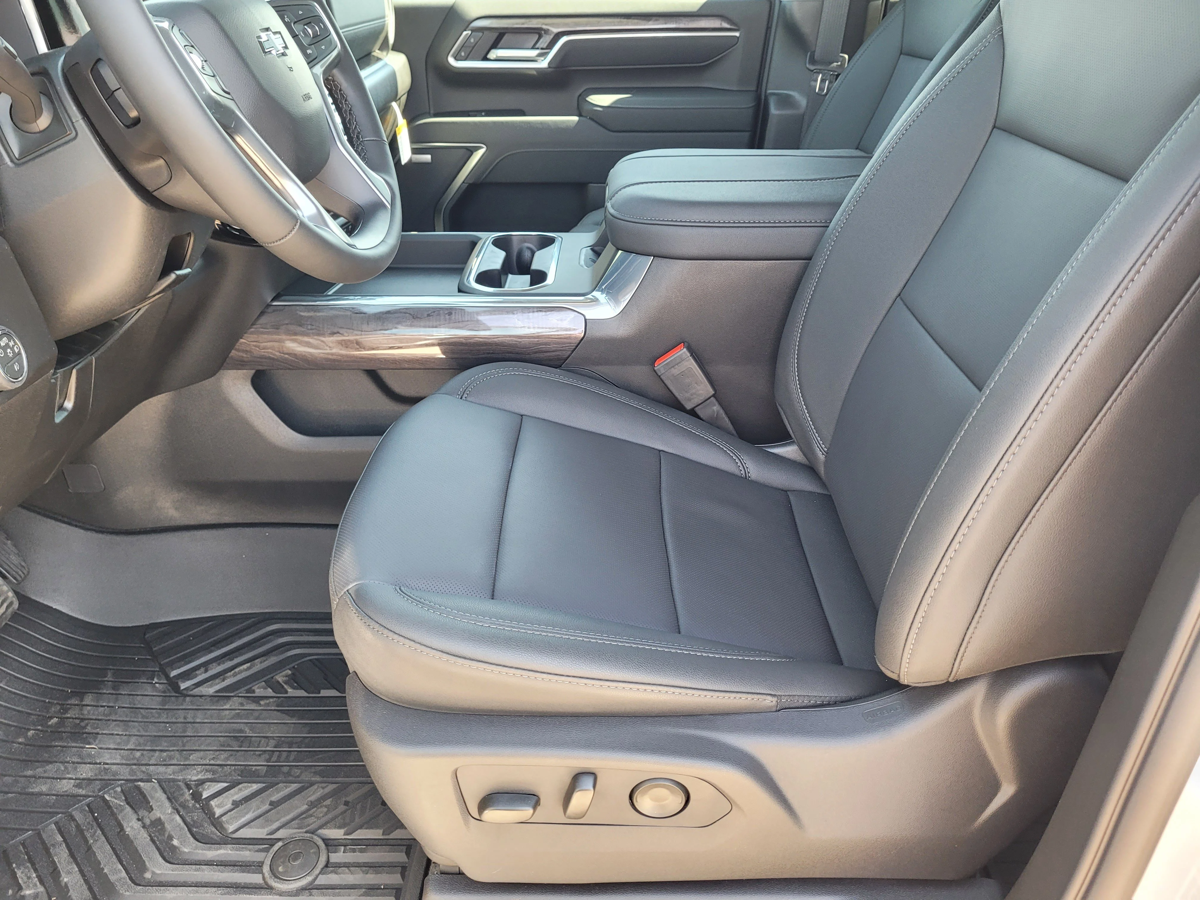 New 2026 Summit White Chevrolet LTZ image 9