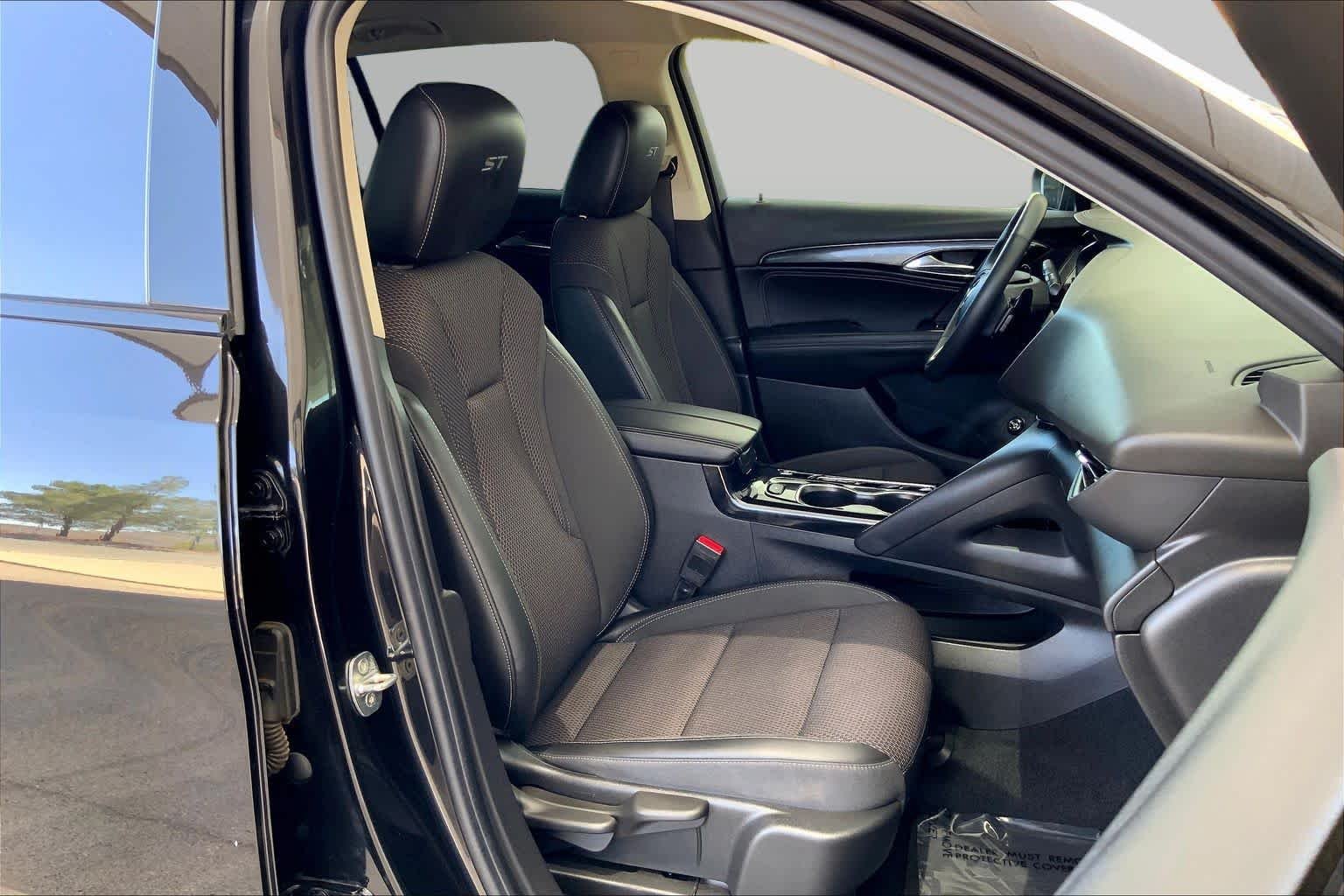 Used 2022 Ebony Twilight Metallic Buick Preferred image 9