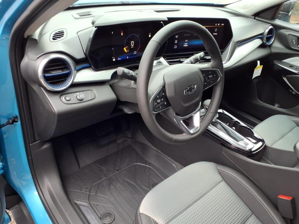 2026 Chevrolet Trax LT - Photo 8
