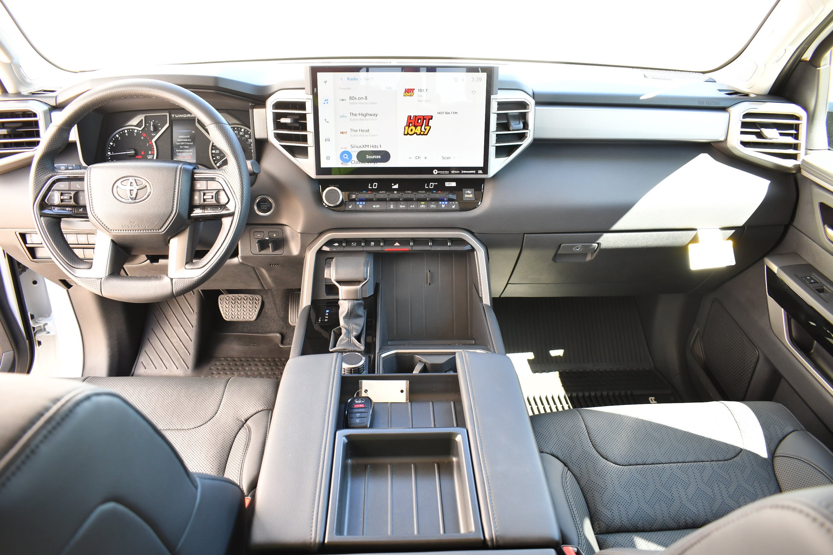 Used 2023  Toyota Limited image 17