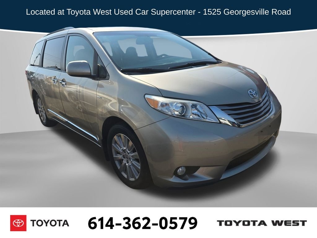 Used 2017  Toyota XLE image 1
