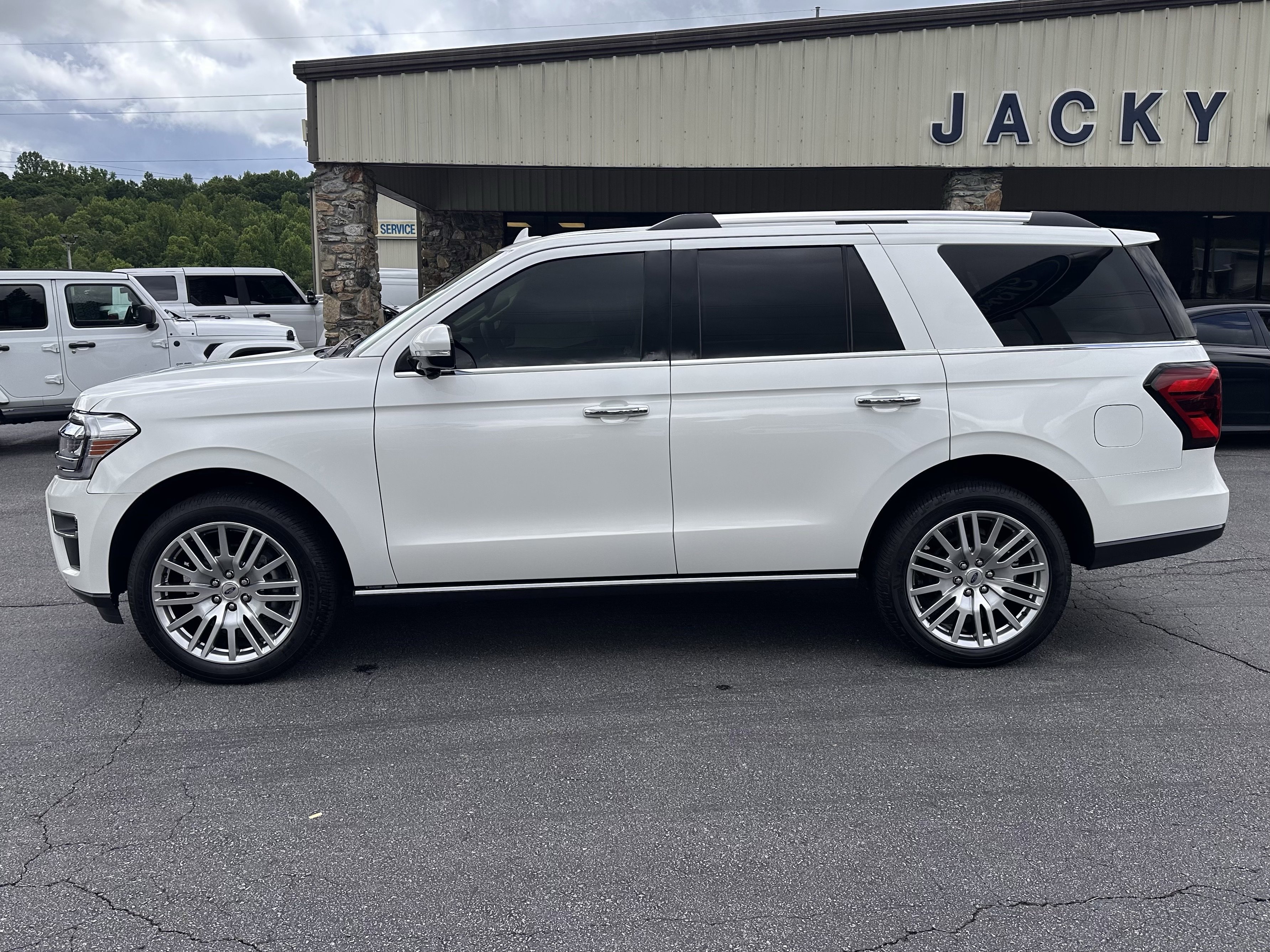 2024 Ford Expedition Limited 4X4's photo