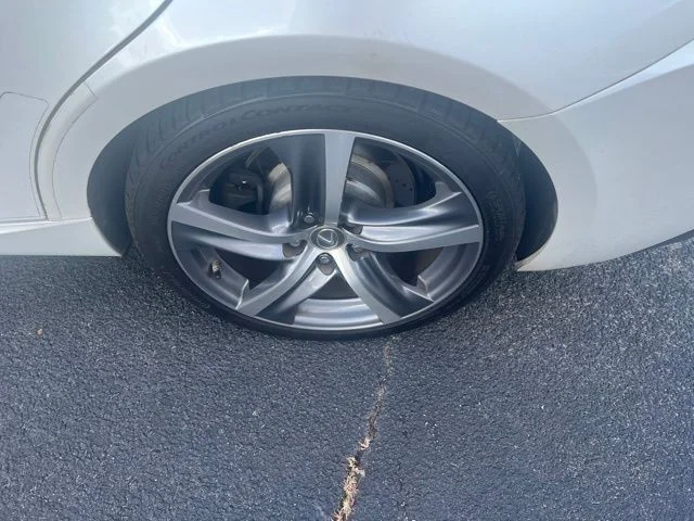 Used 2018 White Lexus 300 image 17