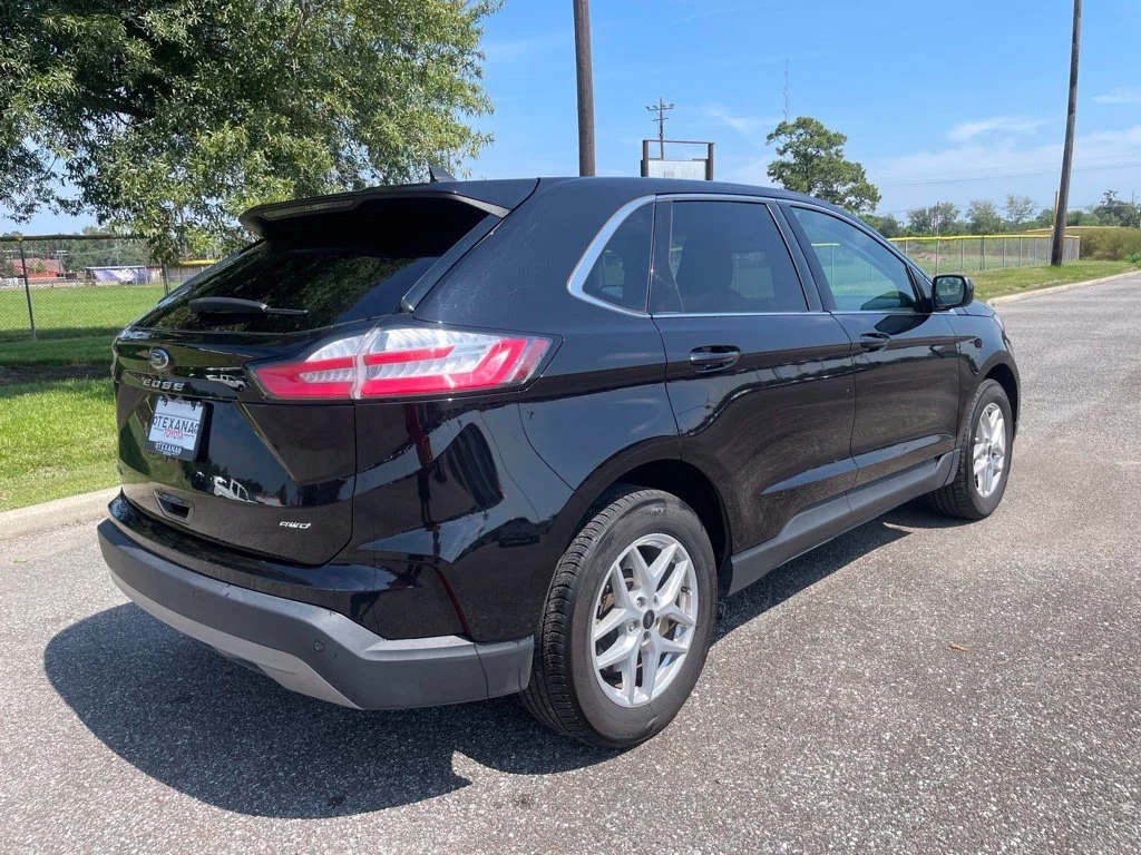 Used 2024 Black Ford SEL image 7