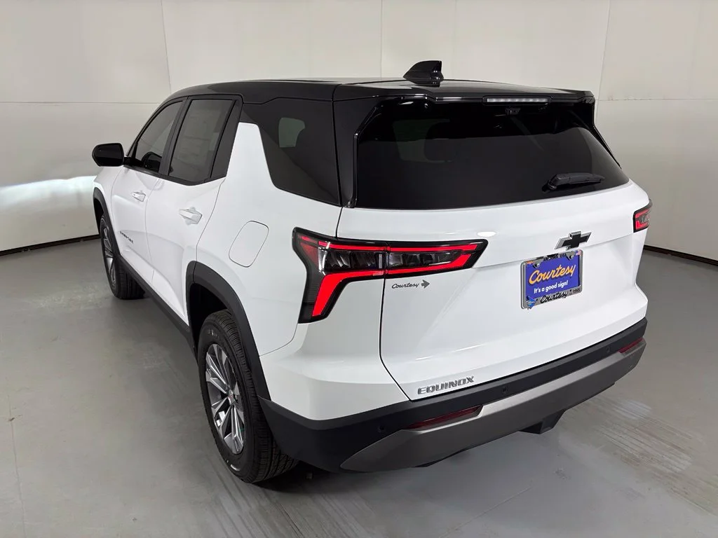 New 2027 Summit White Chevrolet LT image 7