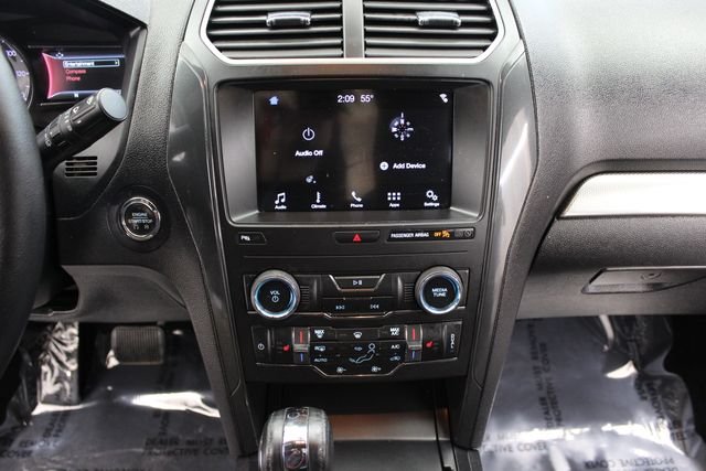 Used 2018 White Platinum Tri-Coat Metallic Ford XLT image 22