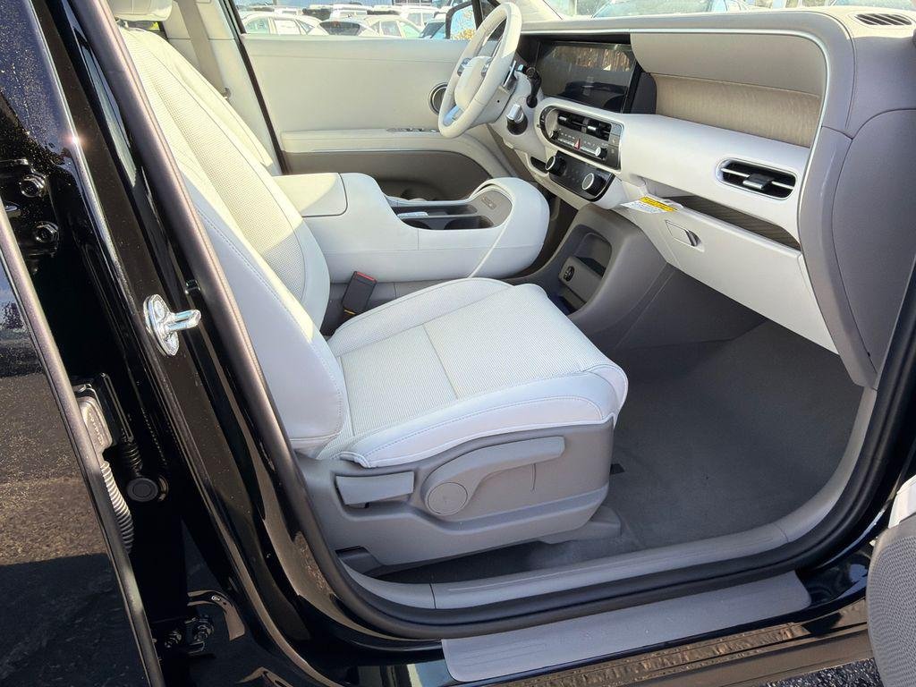 New 2026 Black Hyundai SEL FWD image 13