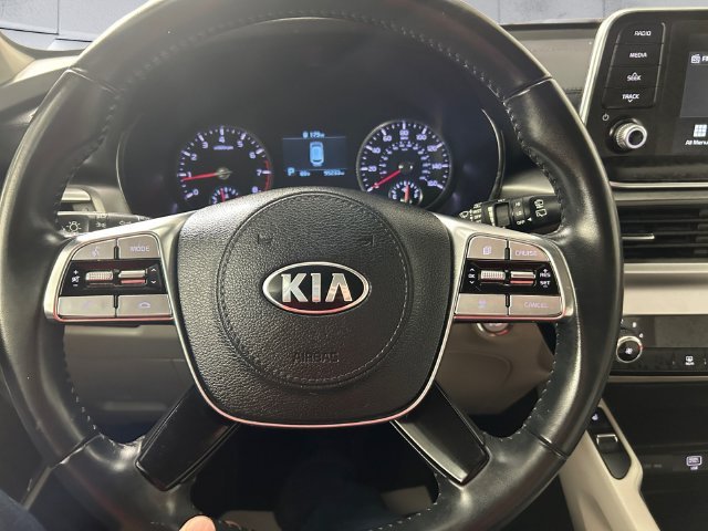 Used 2020 White Kia S image 9