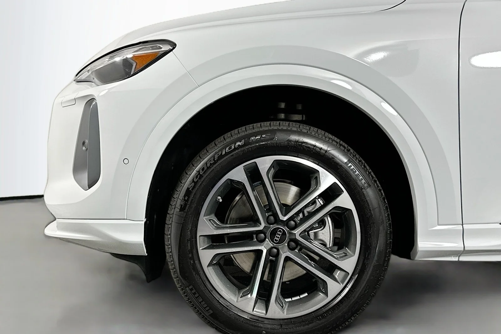 New 2026 Glacier White Metallic Audi Premium image 11