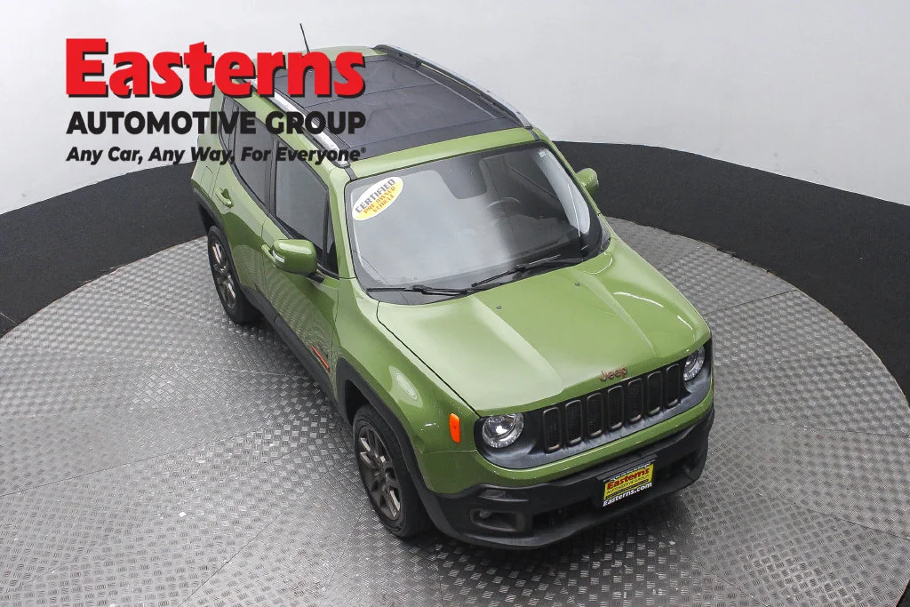 Used 2016 Green Jeep Latitude image 3