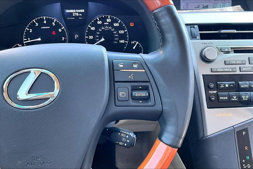 Used 2010  Lexus 350 image 19