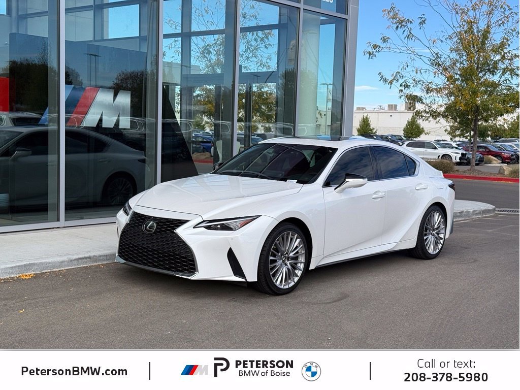 2022 Lexus IS