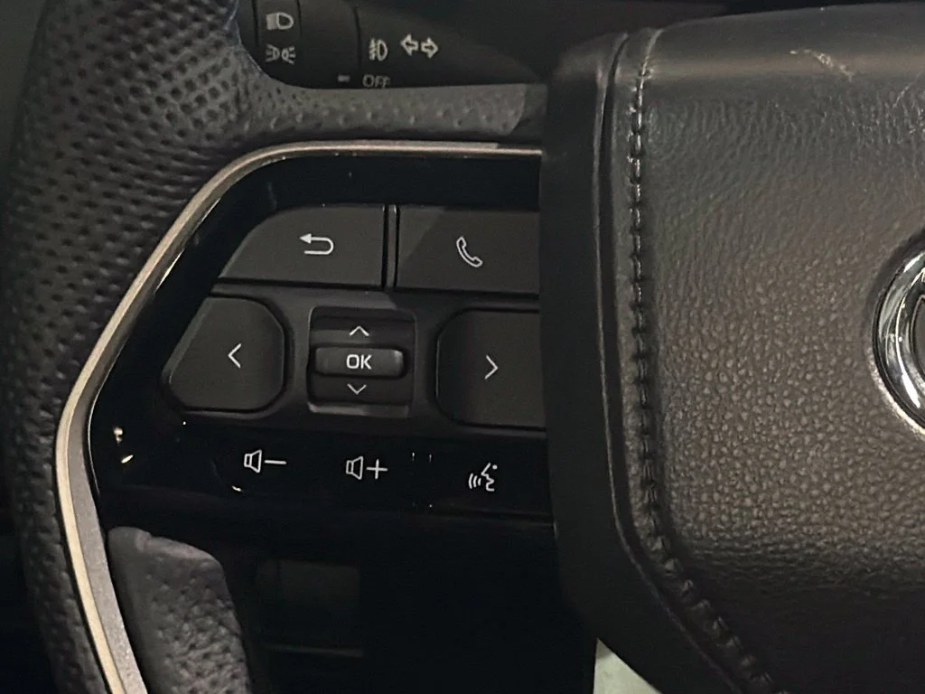 Used 2026 Wind Chill Pearl Toyota Platinum image 27