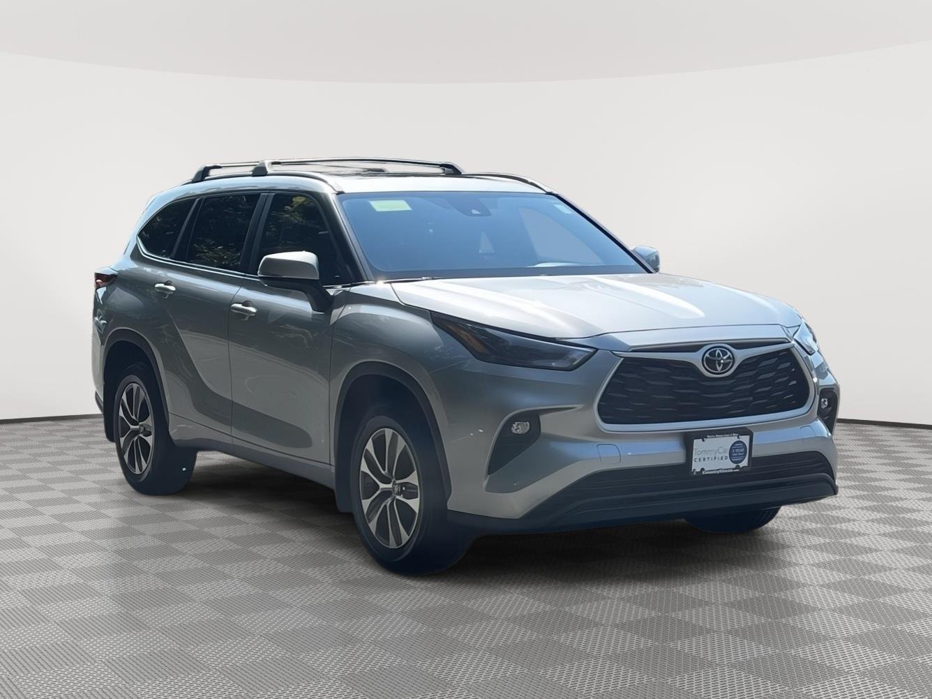 Used 2023 Celestial Silver Metallic Toyota XLE image 3