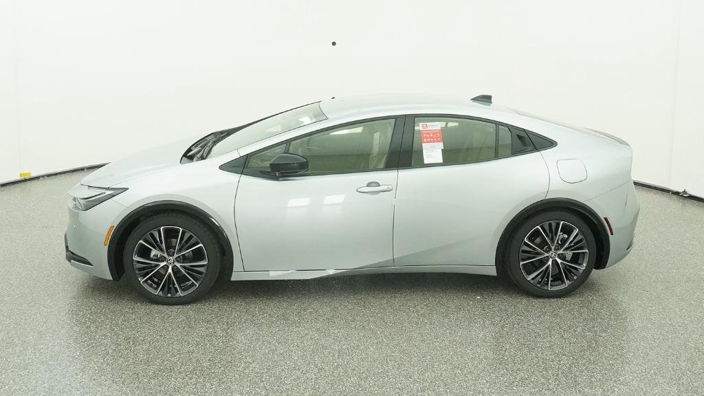 New 2026 Cutting Edge Toyota XLE image 13