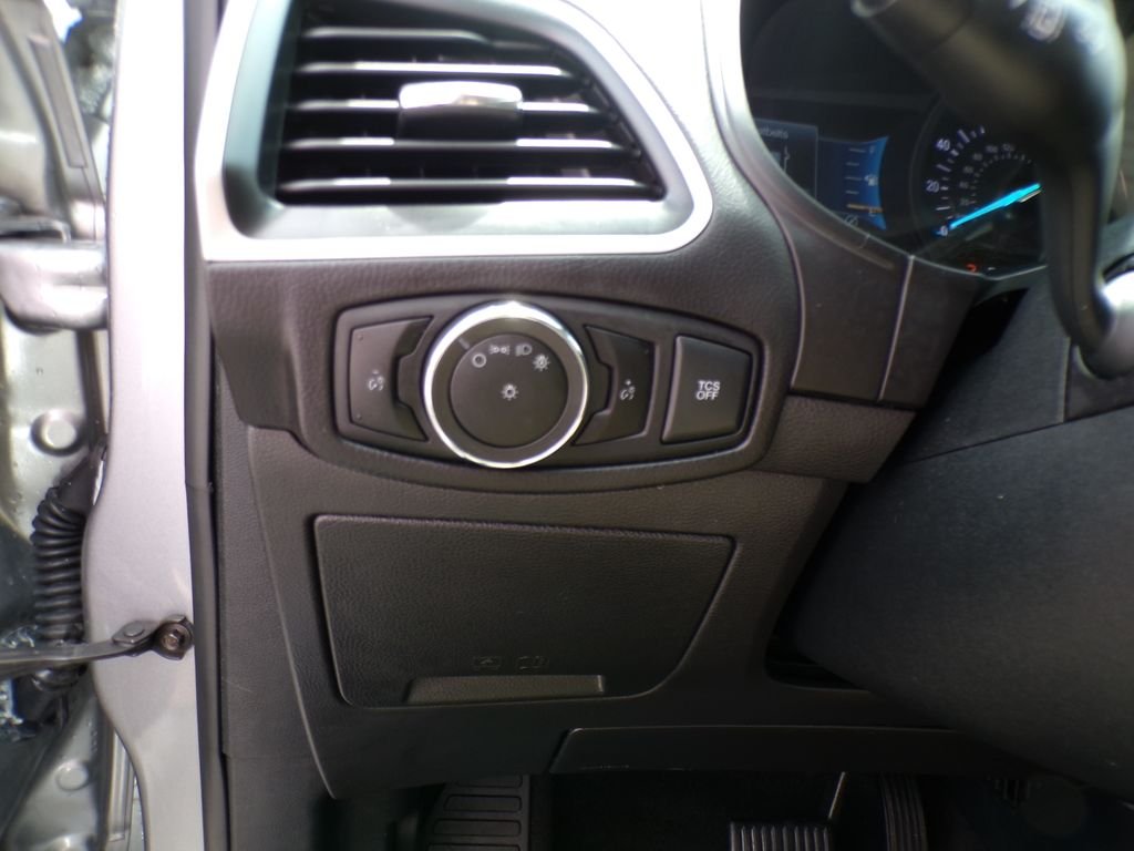 Used 2024 Silver Metallic Ford SEL image 14