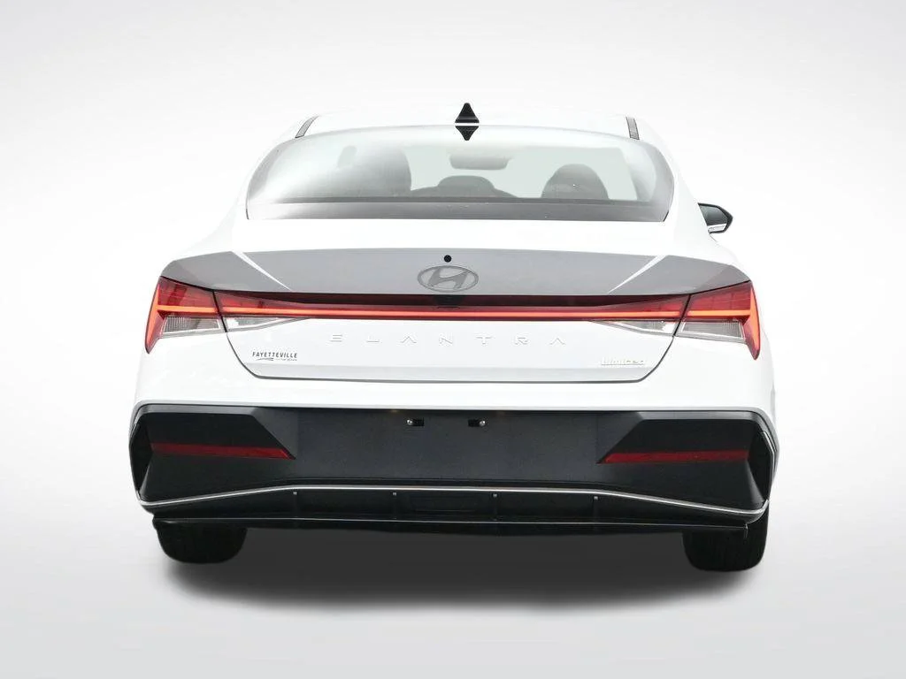 Used 2025 White Hyundai Limited image 7