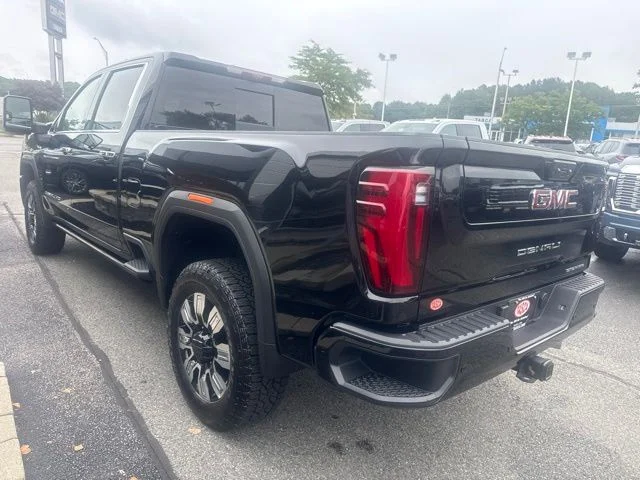 Used 2025 Black GMC Denali image 9