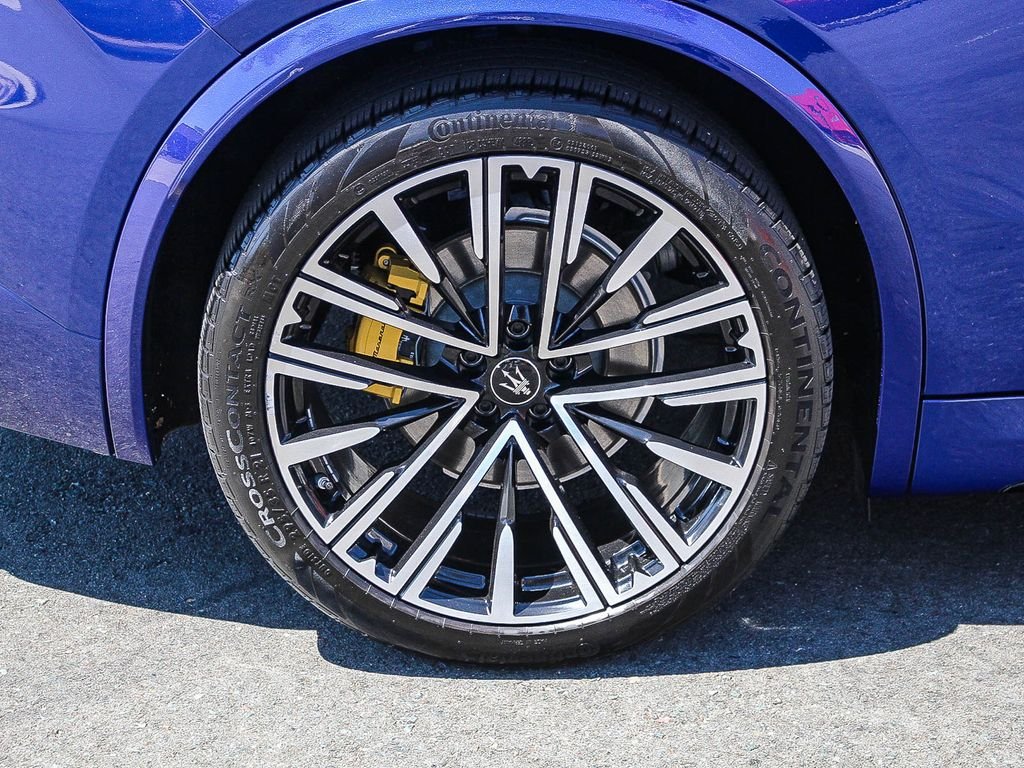 Used 2023 Blue Maserati Modena image 11