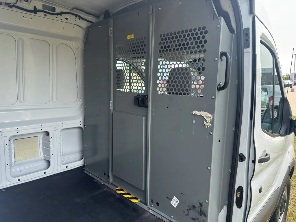Used 2015 Oxford White Ford Base image 16