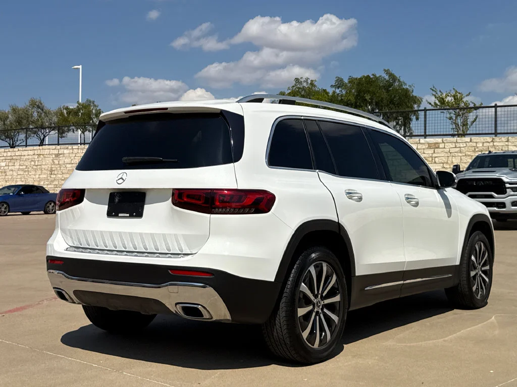 Used 2021 White Mercedes-Benz GLB 250 image 8