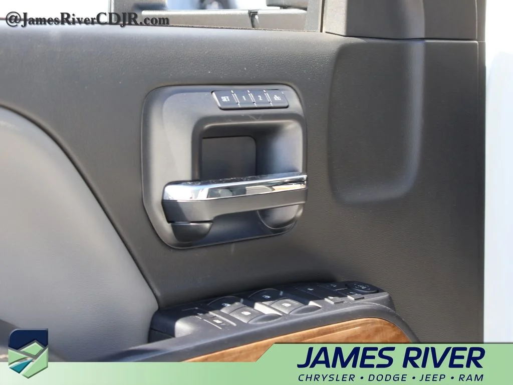 Used 2015 White Chevrolet LTZ image 21