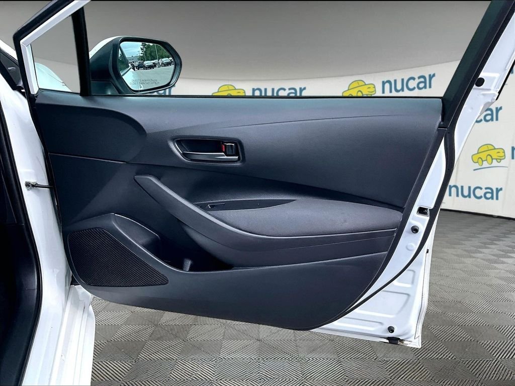 Used 2025 White Toyota LE image 12