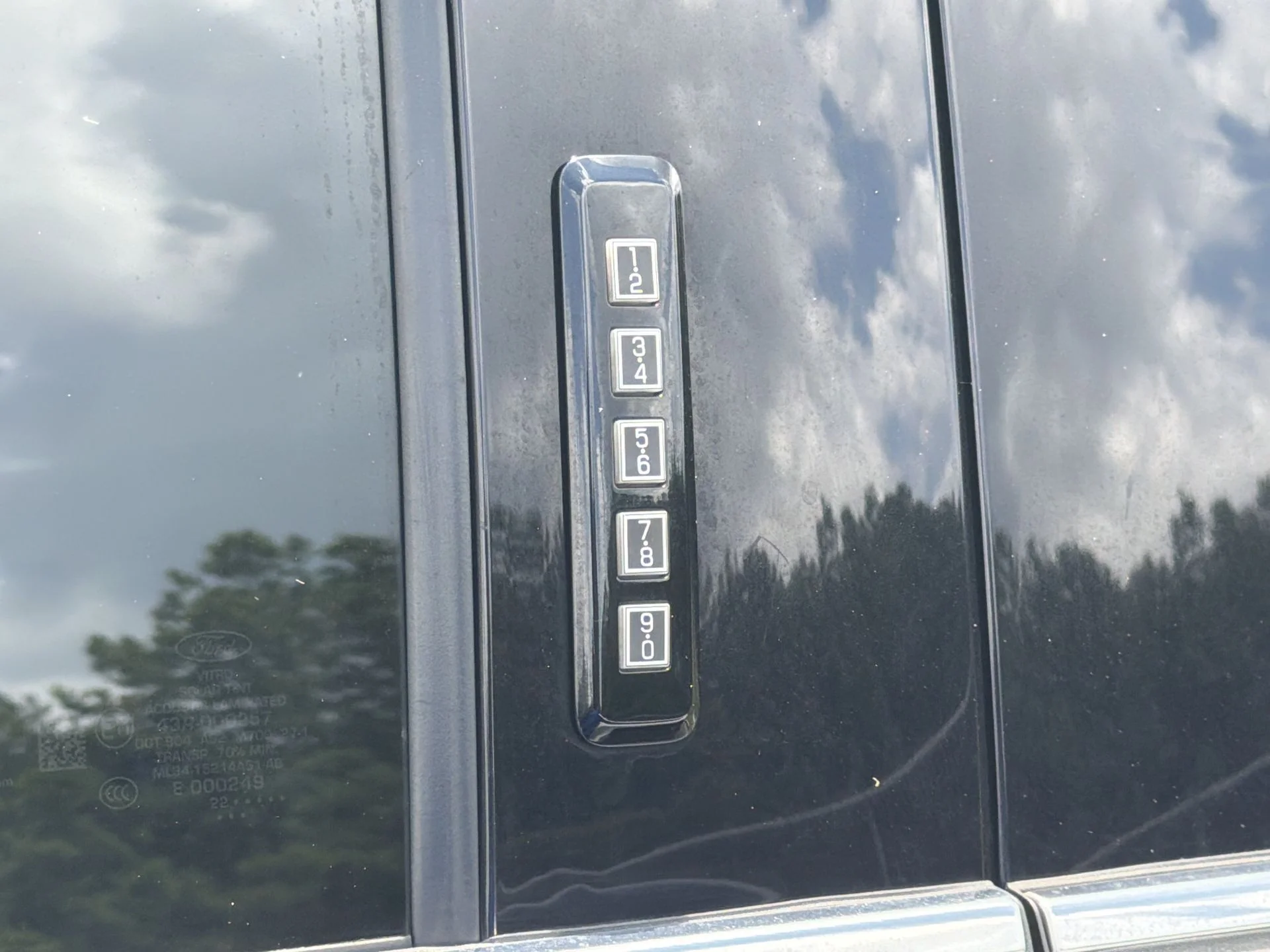 Used 2022 Silver Metallic Ford Lariat image 7
