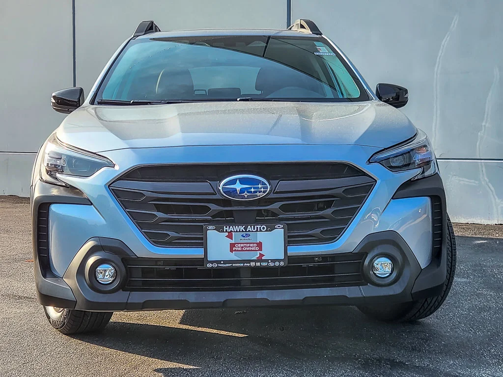 Used 2024 Silver Subaru Onyx Edition image 4