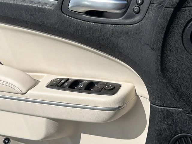 Used 2022 White Chrysler Touring image 19