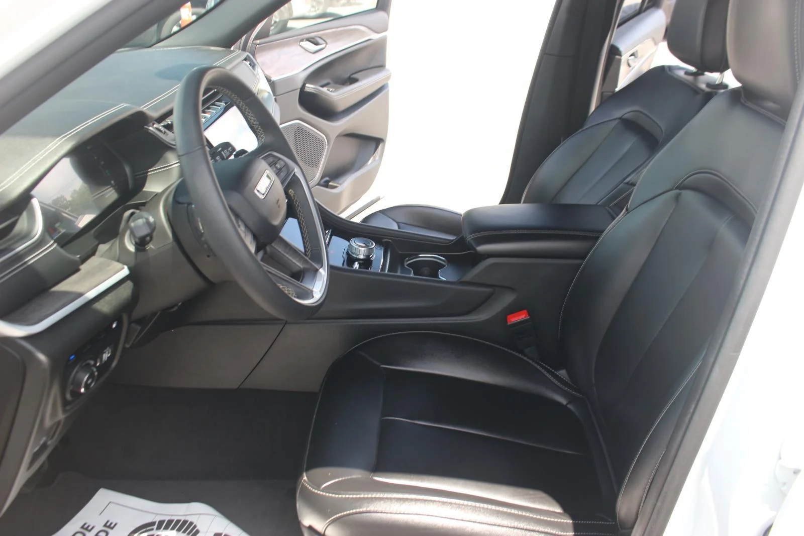 Used 2024 White Jeep 4x4 image 20