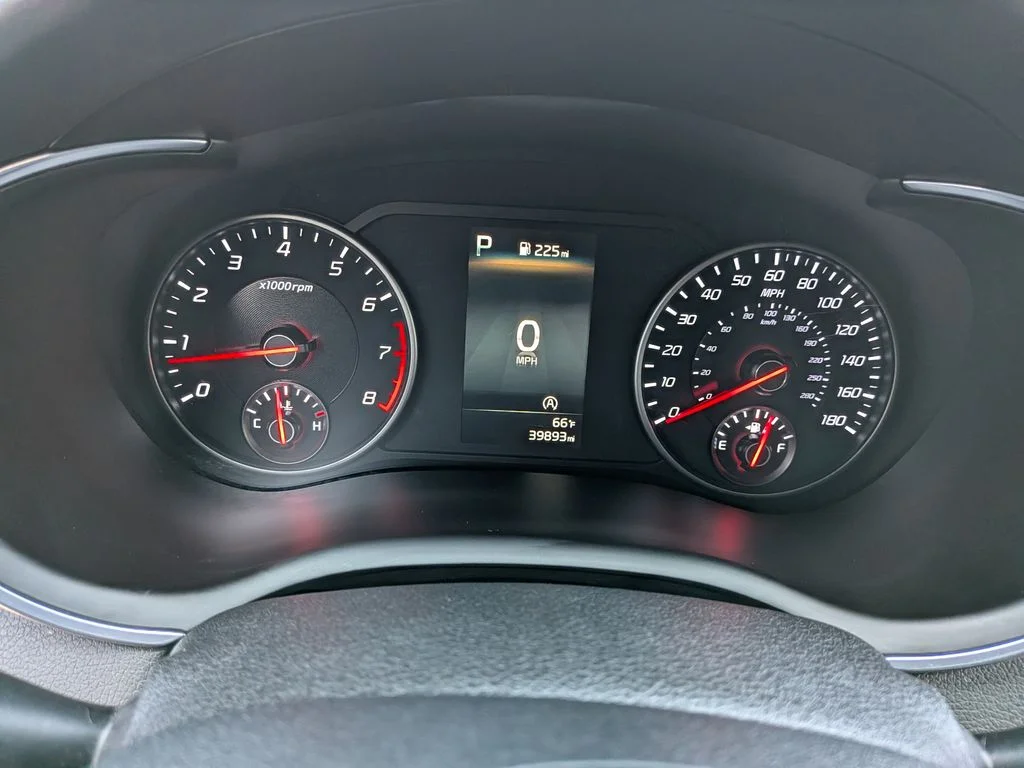 Used 2023 Snow White Pearl Kia GT-Line image 15