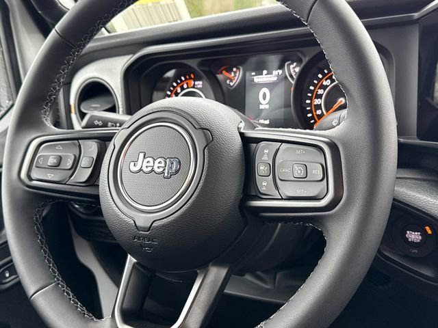New 2026 Bright White Clear-Coat Exterior Paint Jeep Sport S image 13