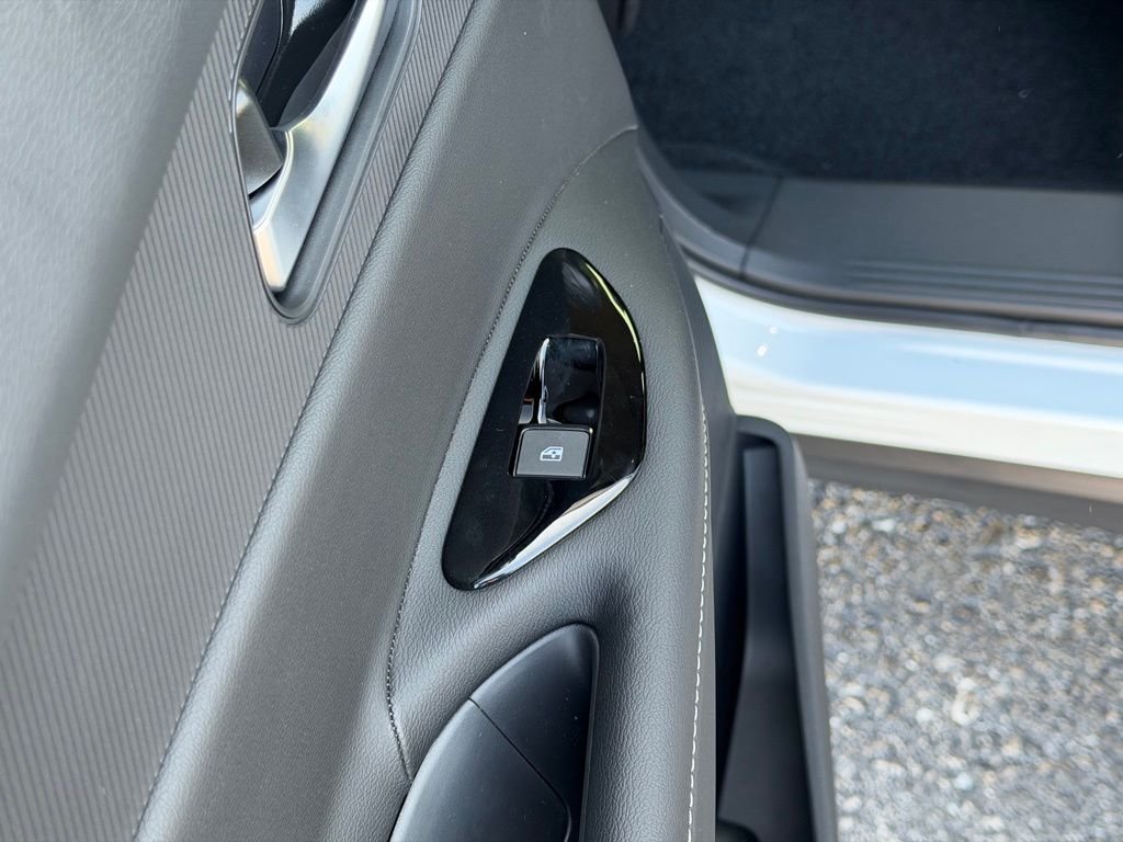 New 2026 Everest White Pearl TriCoat Nissan SL image 17