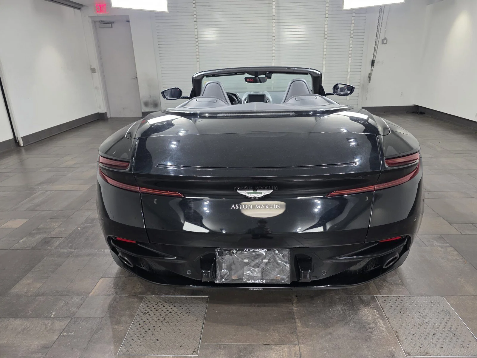 Used 2019 Jet Black Aston Martin Volante image 23