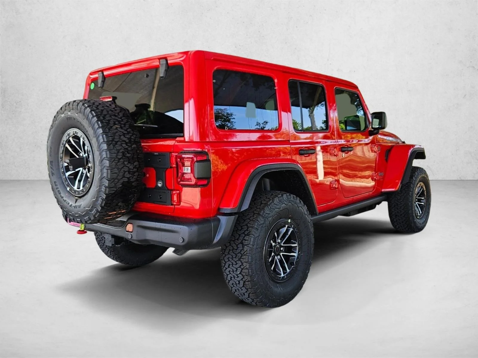 New 2026 Firecracker Red Clear-Coat Exterior Paint Jeep Rubicon X image 2