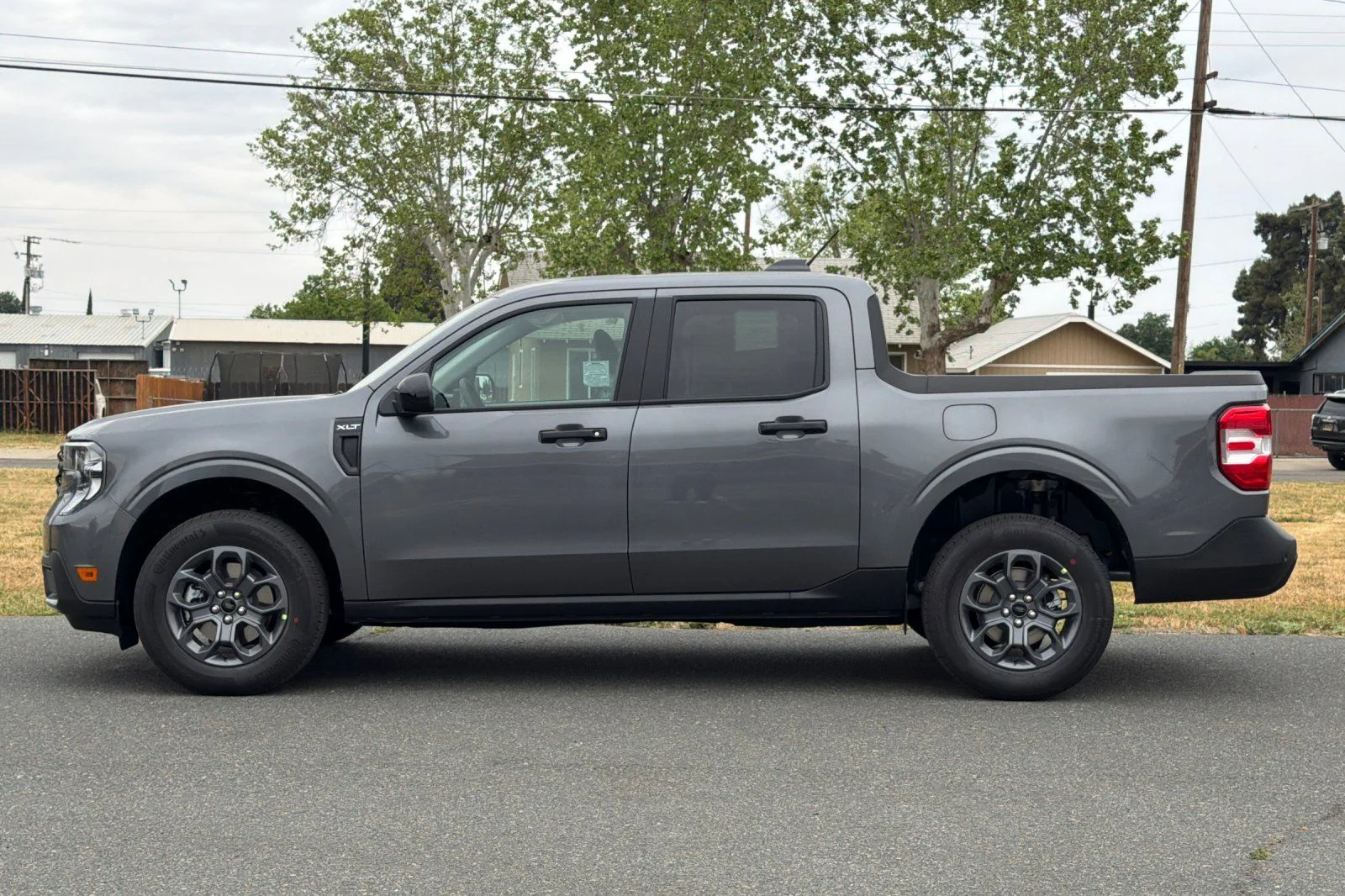New 2026 Carbonized Gray Metallic Ford XLT image 8