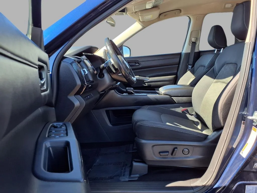 Used 2024 Blue Nissan SV image 22