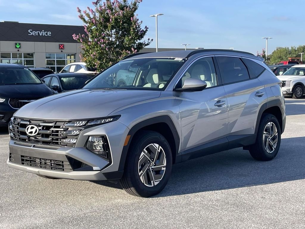 Certified Used 2025 Shimmering Silver Hyundai Blue image 25