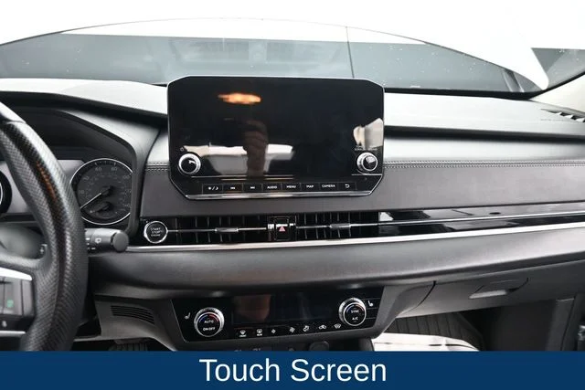 Used 2022  Mitsubishi SE image 21