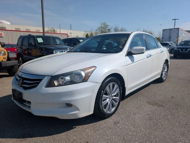 Used 2011 White Honda EX-L image 3